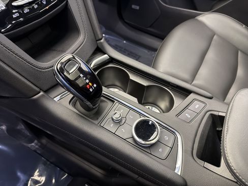 Used 2023 Cadillac XT6 Luxury image 23