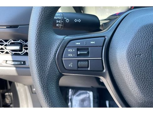 Certified 2023 Honda Accord EX image 34