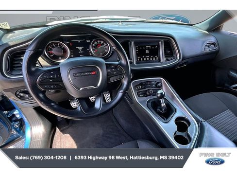 Used 2022 Dodge Challenger R/T RWD image 13