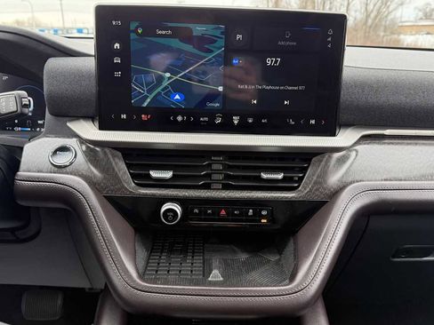 Used 2025 Ford Explorer Platinum w/ LUX Leather Package image 22