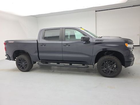 Used 2024 Chevrolet Silverado 1500 LT Trail Boss w/ LPO, Dark Essentials Package AWD/4WD image 12