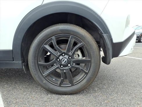 Used 2023 Nissan Kicks SR image 19