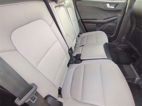 Used 2025 Ford Escape SE w/ Class II Trailer Tow Package image 33