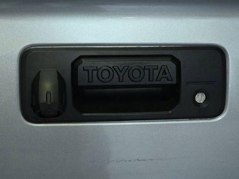 Used 2020 Toyota Tundra SR5 w/ SR5 Upgrade Package image 9
