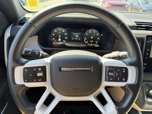 Used 2025 Land Rover Defender 110 S AWD/4WD image 32