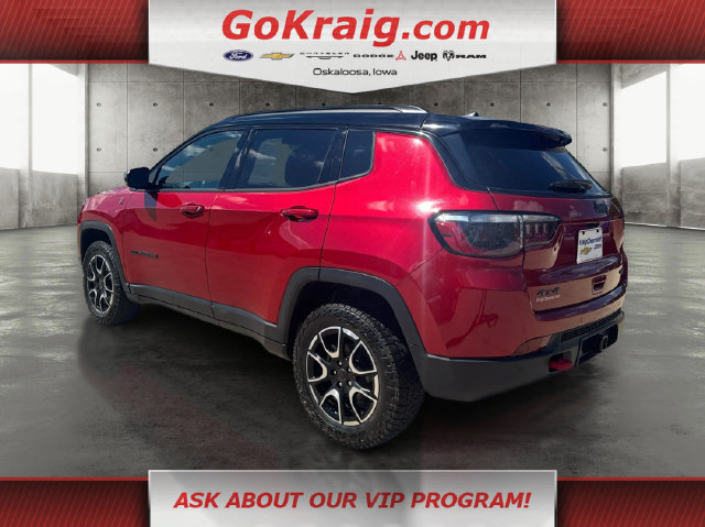 Used 2025 Jeep Compass Trailhawk w/ Trailer Tow Group AWD/4WD image 7