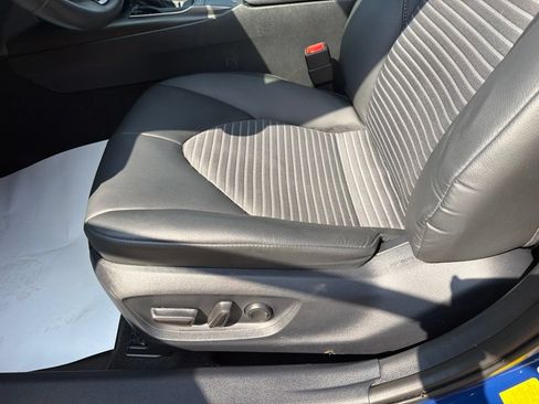Used 2024 Toyota Camry SE w/ Cold Weather Package FWD image 10