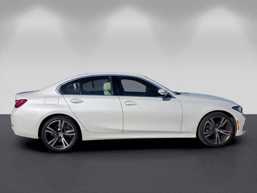 Certified 2024 BMW 330i Sedan w/ Convenience Package RWD image 3