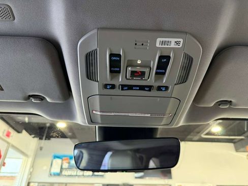 Used 2021 Toyota Highlander XLE image 20