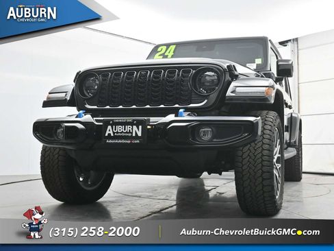 Used 2024 Jeep Wrangler High Altitude AWD/4WD image 19