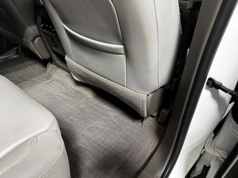 Used 2020 Chevrolet Traverse LT w/ Driver Confidence II Package image 30