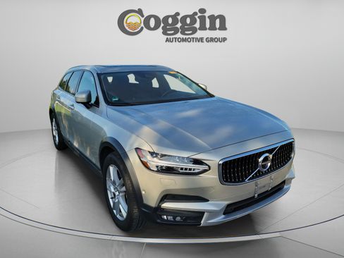 Used 2019 Volvo V90 T5 Cross Country AWD/4WD image 7