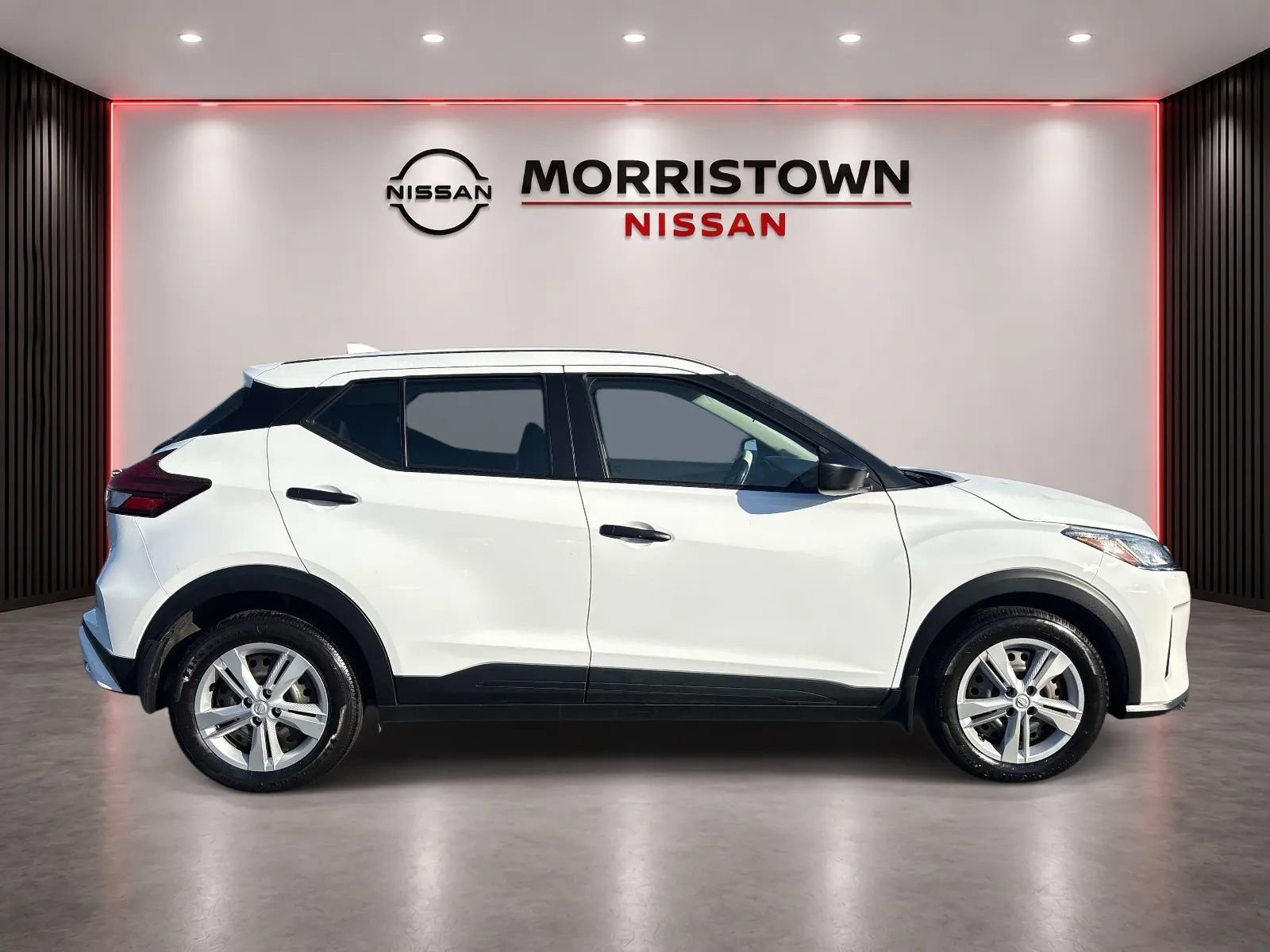 Used 2024 Nissan Kicks S FWD image 2