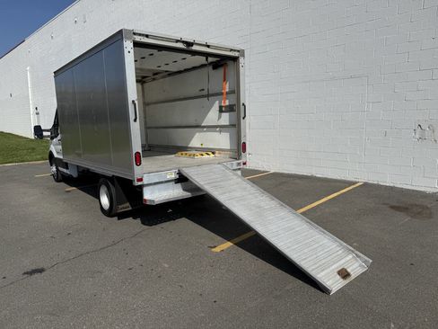 Used 2022 Ford Transit 350 image 16