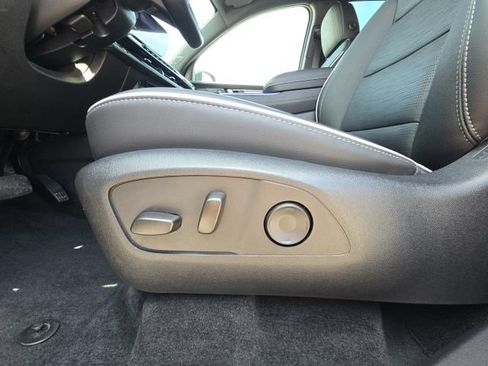 Used 2025 Buick Enclave Sport Touring w/ Power Package FWD image 24