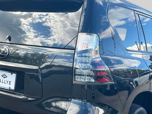 Certified 2023 Lexus GX 460 Luxury w/ Sport Design Package AWD/4WD image 9