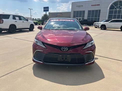 Used 2021 Toyota Camry XLE image 2