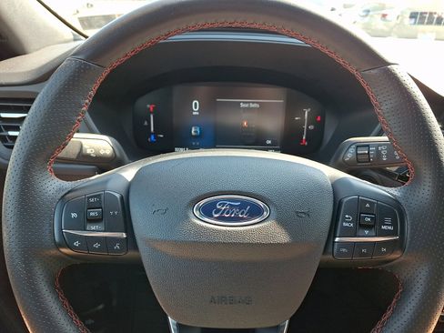Used 2025 Ford Escape ST-Line Select AWD/4WD image 18