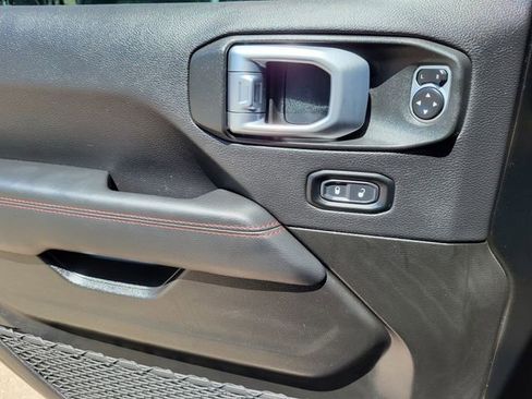 Used 2019 Jeep Wrangler Unlimited Rubicon AWD/4WD image 13