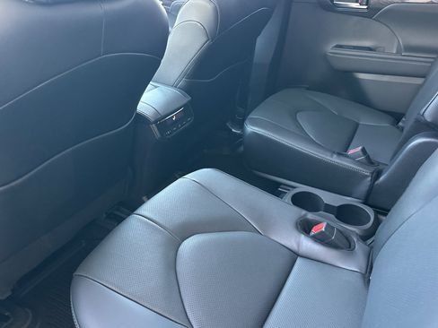 Certified 2026 Toyota Highlander Limited AWD/4WD image 12