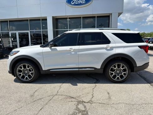 Used 2025 Ford Explorer Platinum w/ Ultimate Package AWD/4WD image 4