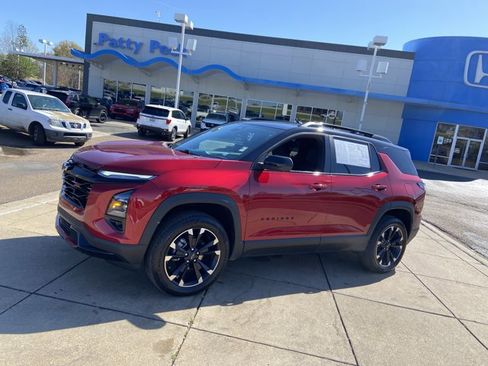 Used 2025 Chevrolet Equinox RS w/ Safety and Technology Package image 5