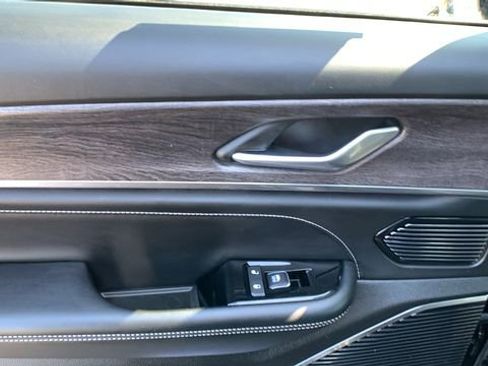 Used 2023 Jeep Grand Cherokee L Overland image 22