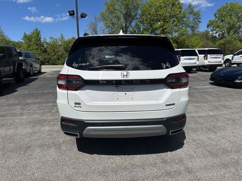 Used 2024 Honda Pilot Touring image 5