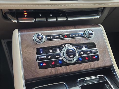 Used 2023 Lincoln Aviator Reserve w/ Elements Package Plus RWD image 30