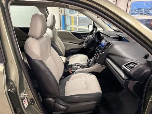 Used 2020 Subaru Forester Limited image 22