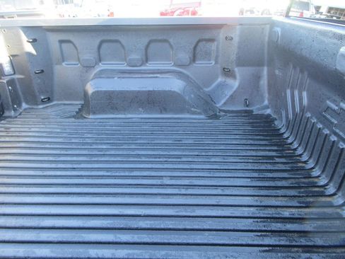 Used 2022 Chevrolet Silverado 1500 LT image 12