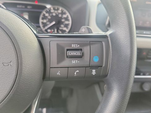 Used 2023 Nissan Rogue SV image 19