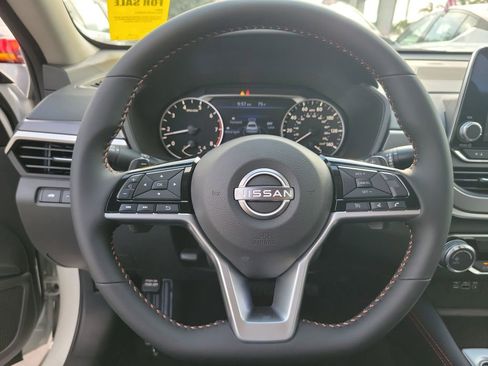 Used 2025 Nissan Altima 2.5 SR image 17