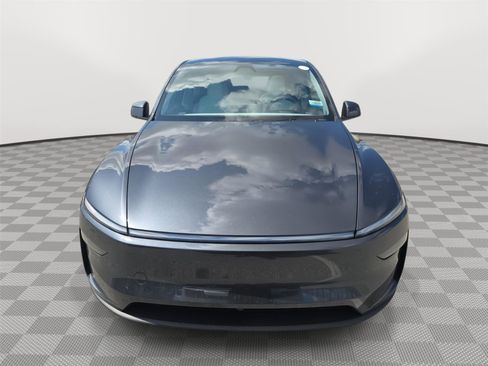 Used 2026 Tesla Model Y 2WD image 12