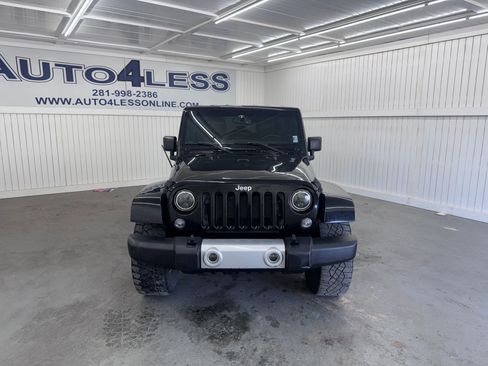 Used 2015 Jeep Wrangler Unlimited Sahara w/ Connectivity Group image 2