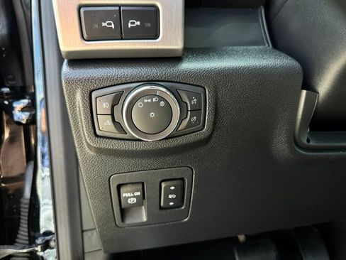 Certified 2019 Ford F150 Platinum w/ Equipment Group 701A Luxury AWD/4WD image 18