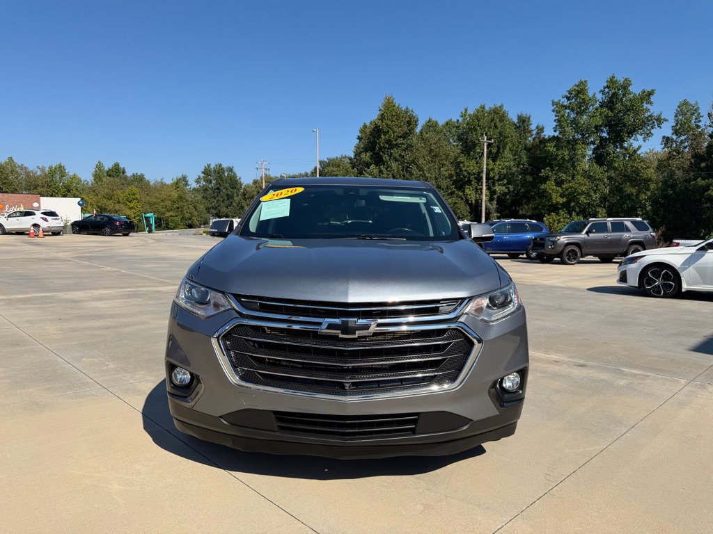Used 2020 Chevrolet Traverse RS FWD image 2