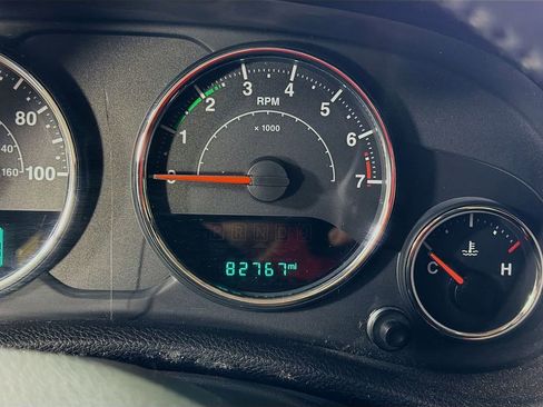 Used 2018 Jeep Wrangler Unlimited Sport S AWD/4WD image 13