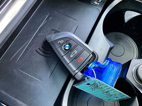 Used 2023 BMW X4 xDrive30i w/ Convenience Package image 11