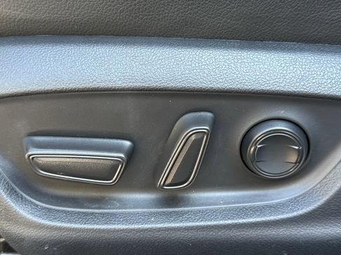 Used 2023 Toyota Camry SE FWD image 14