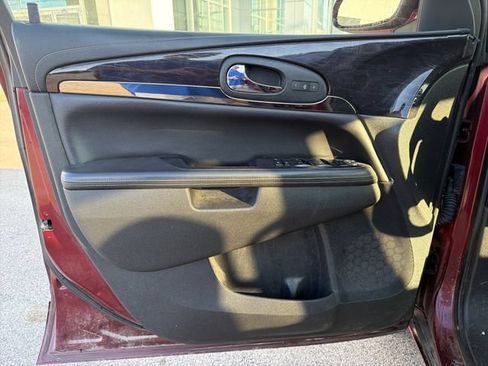 Used 2017 Buick Enclave Leather AWD/4WD image 9