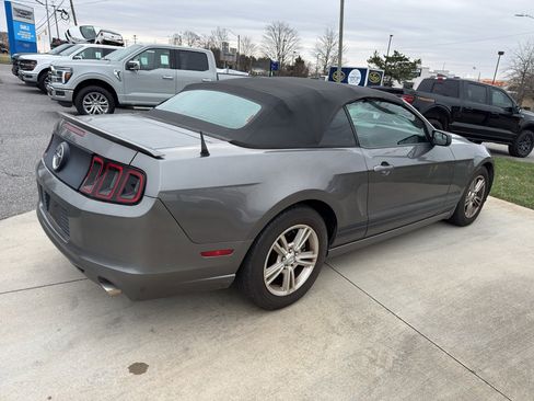 Used 2013 Ford Mustang Convertible image 7
