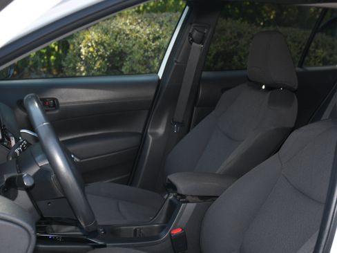 Used 2025 Toyota Corolla LE FWD image 11