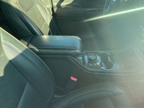 Used 2021 GMC Acadia AT4 w/ Trailering Package image 8