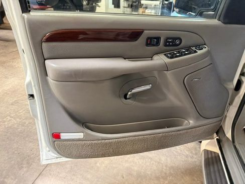 Used 2002 Cadillac Escalade AWD image 42