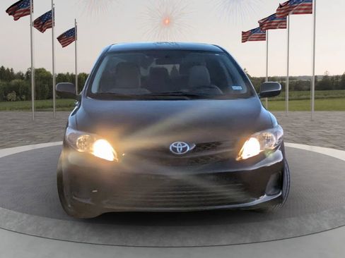 Used 2012 Toyota Corolla L image 2