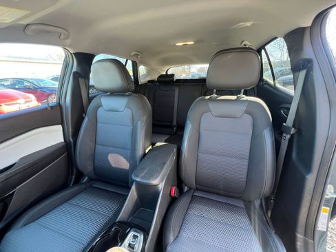 Used 2025 Chevrolet Trax LT image 34
