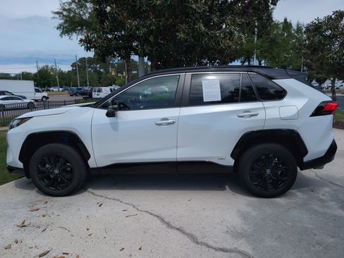 Used 2023 Toyota RAV4 XSE AWD/4WD image 7