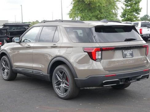 New 2026 Ford Explorer ST-Line w/ ST-Line Street Pack AWD/4WD image 11
