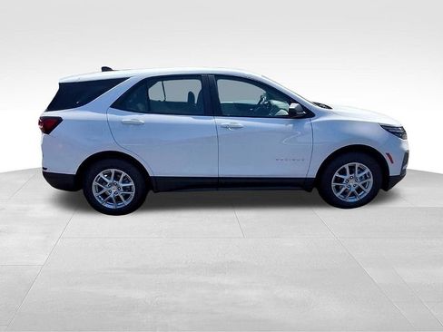 Used 2023 Chevrolet Equinox LS AWD/4WD image 13